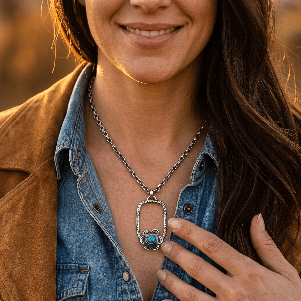 Retro Gold Hollow Oval Turquoise Necklace